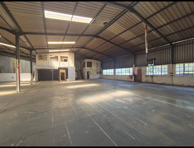 750M² WAREHOUSE TO LET IN WADEVILLE
